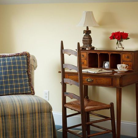 Inn At Warner Hall Gloucester Bagian luar foto