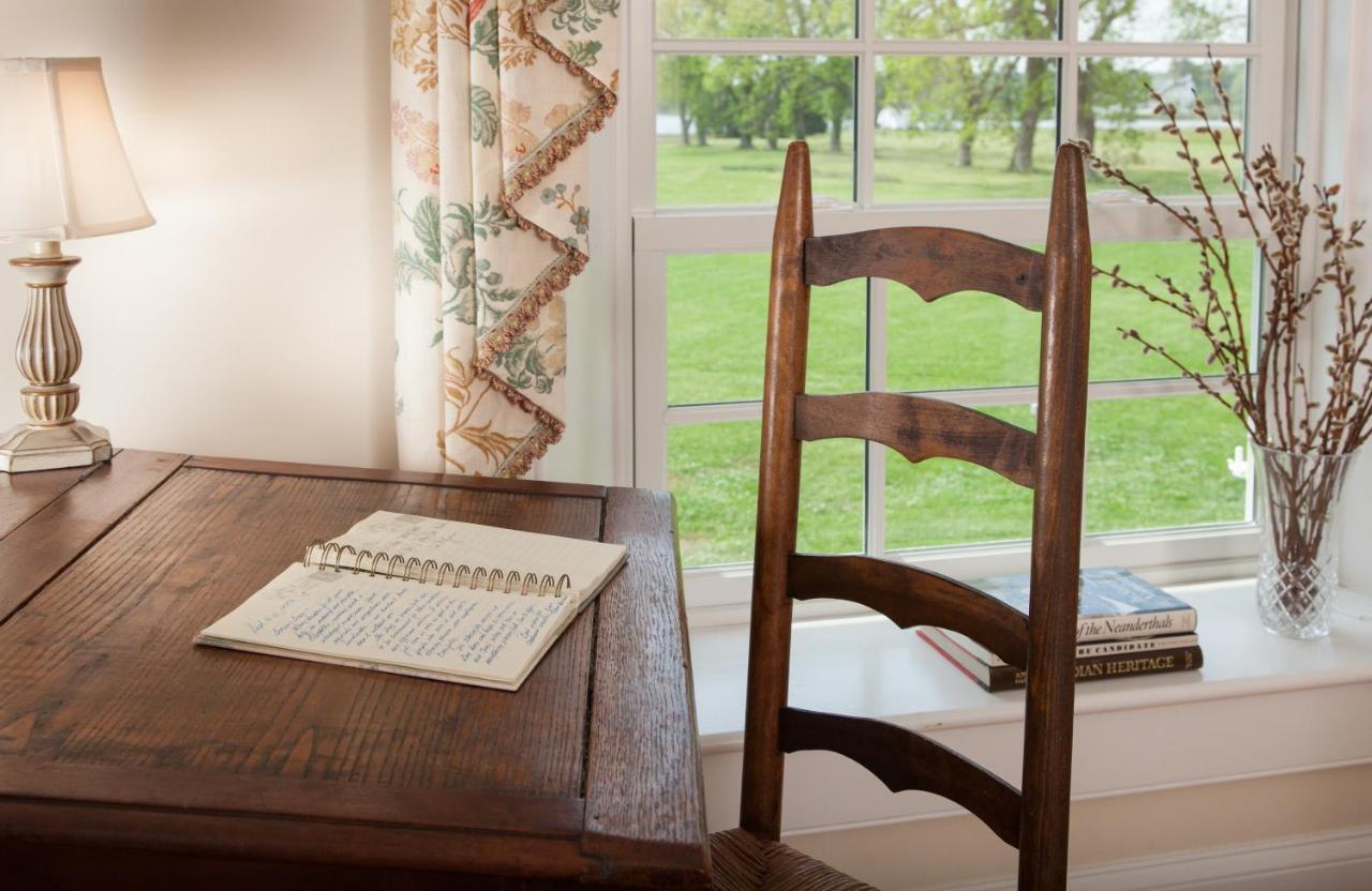 Inn At Warner Hall Gloucester Bagian luar foto
