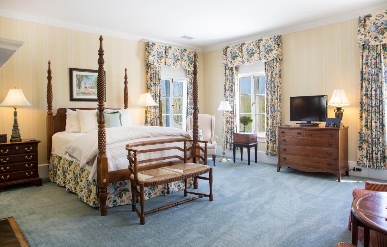 Inn At Warner Hall Gloucester Bagian luar foto