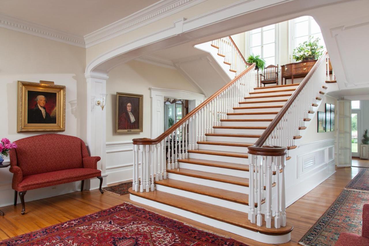 Inn At Warner Hall Gloucester Bagian luar foto