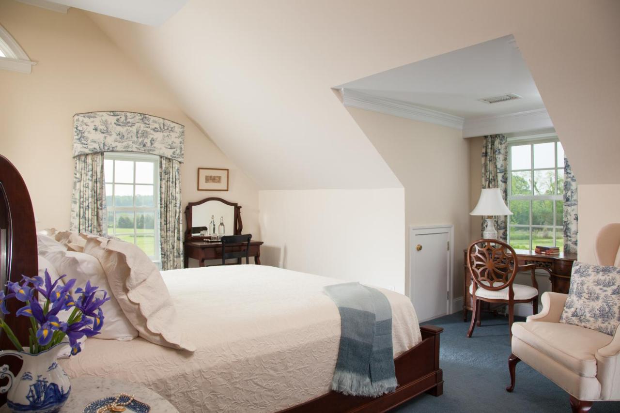 Inn At Warner Hall Gloucester Bagian luar foto
