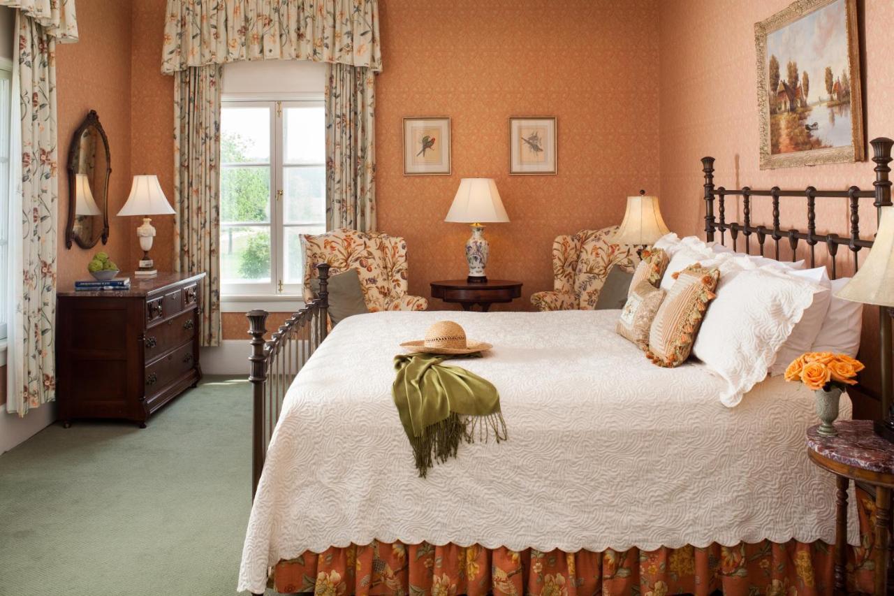 Inn At Warner Hall Gloucester Bagian luar foto