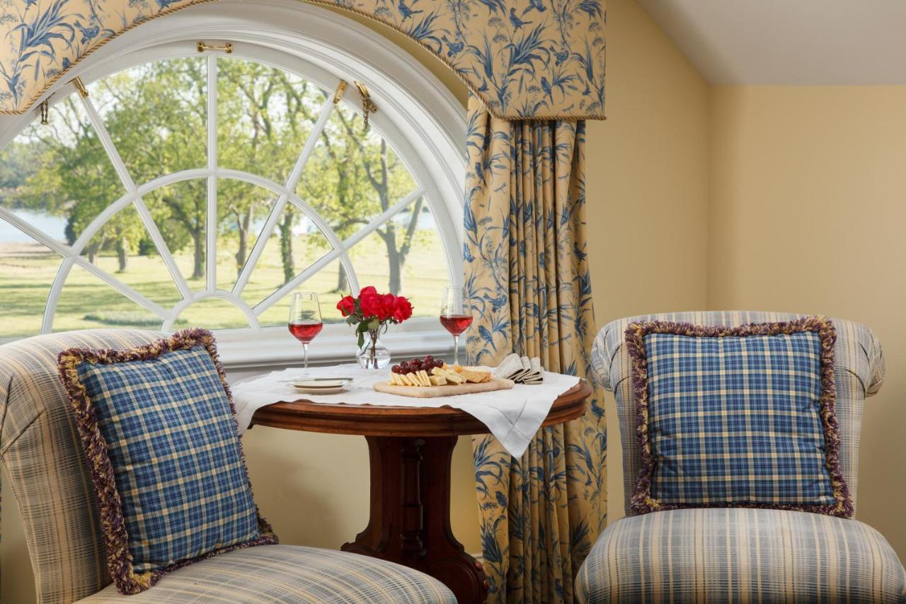 Inn At Warner Hall Gloucester Bagian luar foto