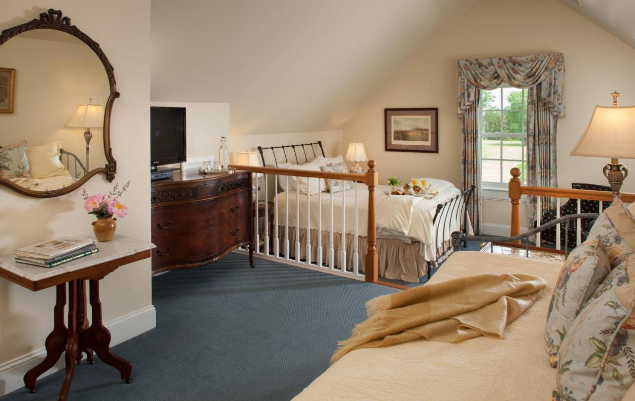 Inn At Warner Hall Gloucester Bagian luar foto
