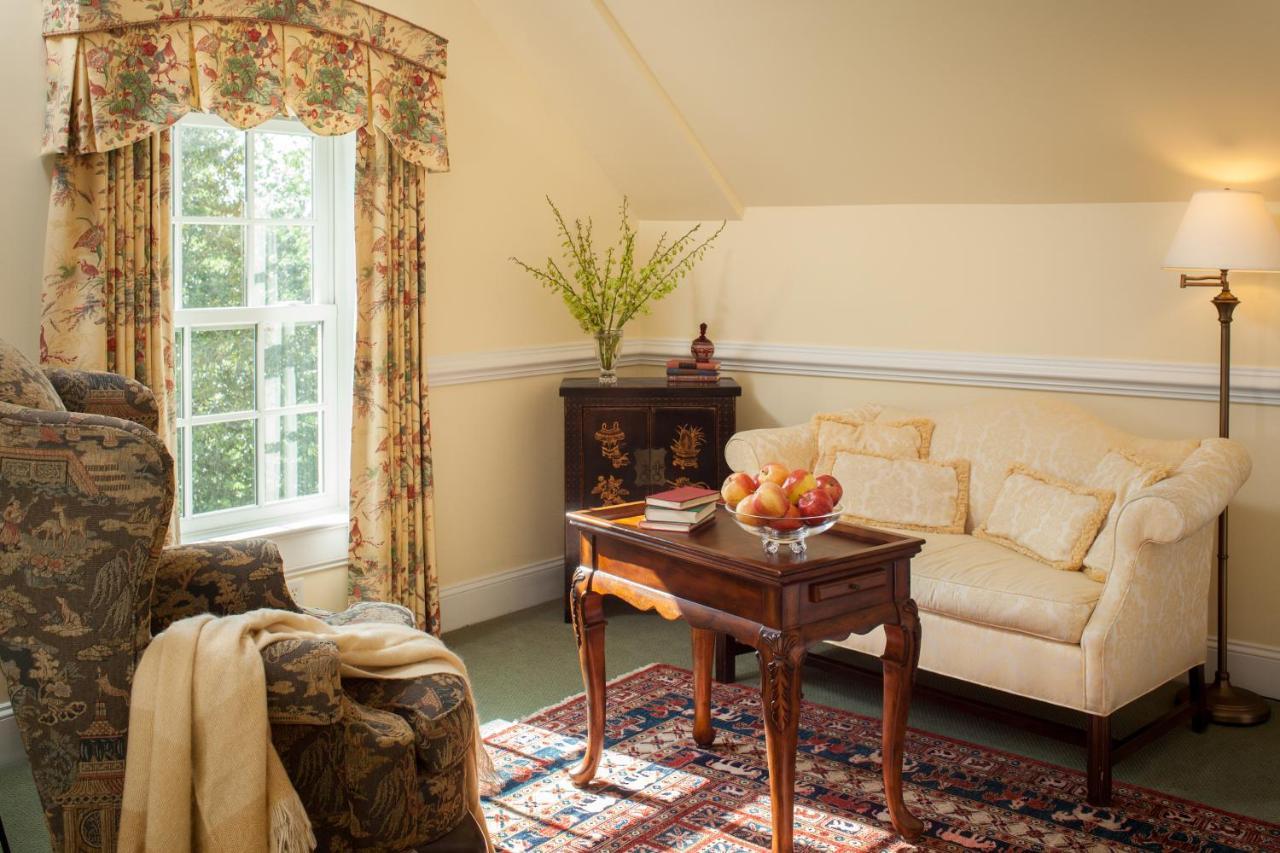 Inn At Warner Hall Gloucester Bagian luar foto